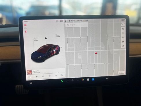 Used 2021 Tesla Model 3 Performance image 27