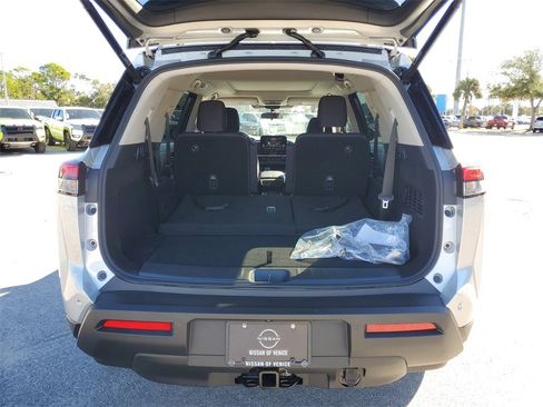 New 2025 Nissan Pathfinder SV w/ SV Premium Package image 3