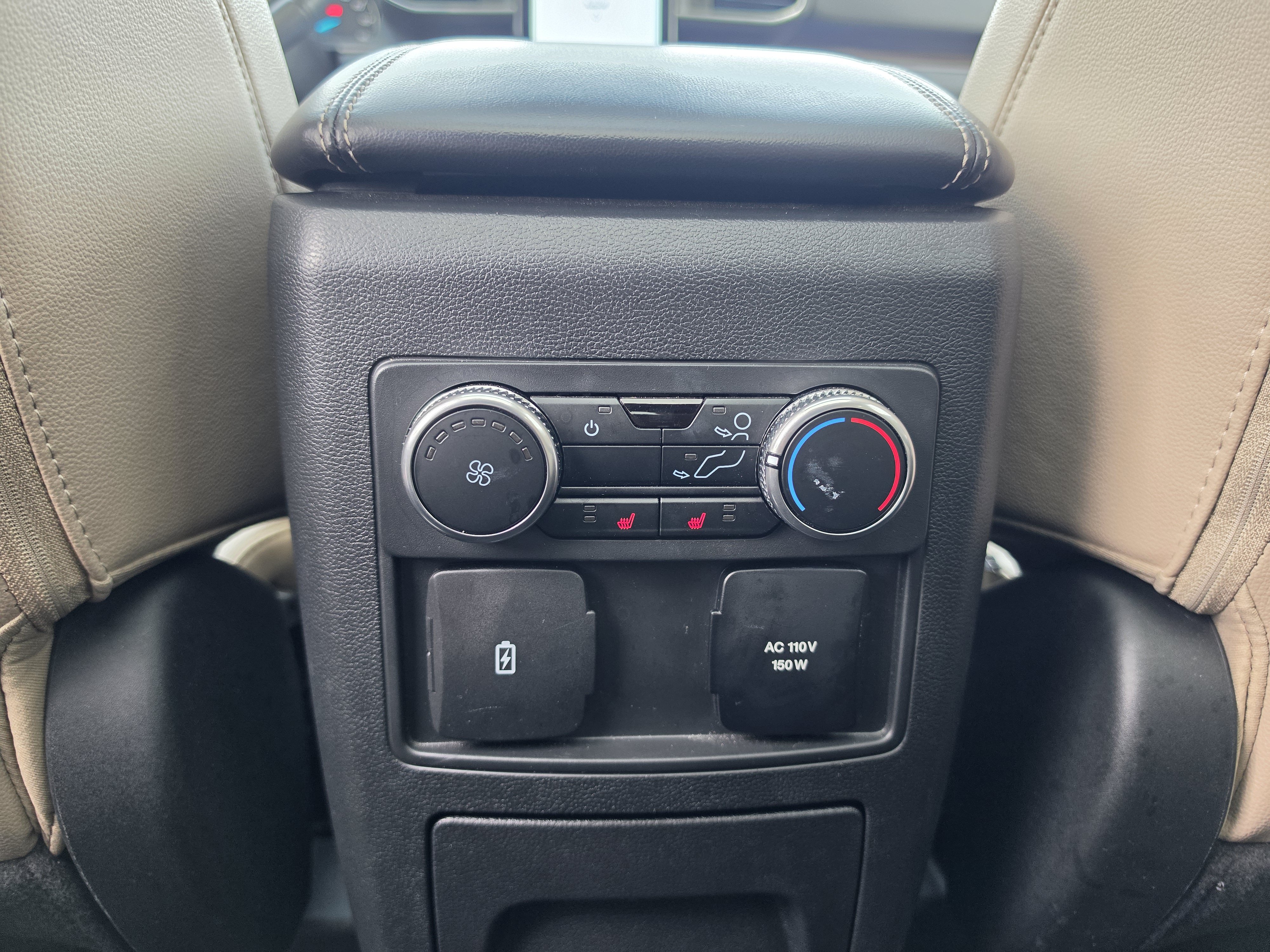 Used 2023 Ford Explorer Limited w/ Limited Technology Package AWD/4WD image 17