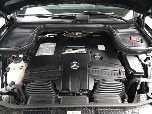 Used 2026 Mercedes-Benz GLS 580 4MATIC w/ Night Package image 37