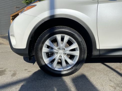 Used 2014 Toyota RAV4 Limited w/ Technology Package AWD/4WD image 12