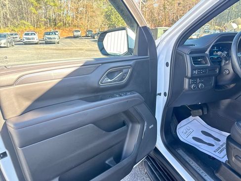 Used 2024 Chevrolet Tahoe RST w/ Luxury Package AWD/4WD image 13