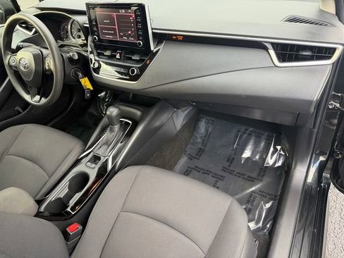 Used 2020 Toyota Corolla LE image 19