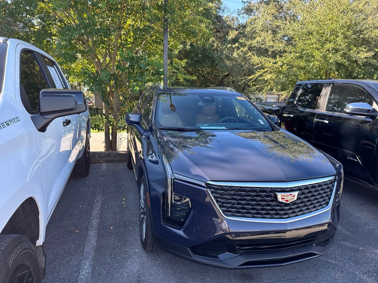 Used 2024 Cadillac XT4 Premium Luxury FWD image 3