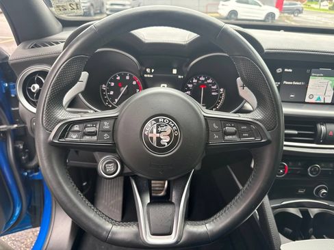 Used 2023 Alfa Romeo Stelvio Veloce AWD/4WD image 35