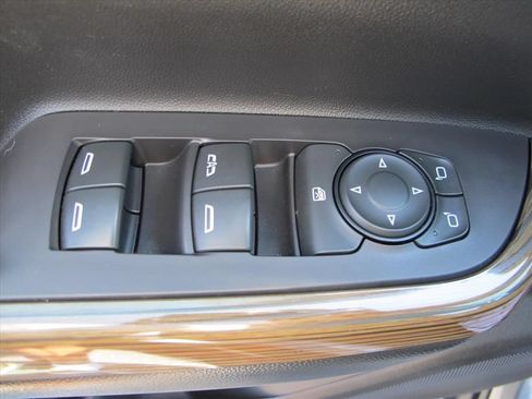 Used 2020 GMC Acadia SLE AWD/4WD image 10