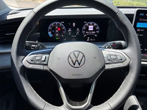 New 2026 Volkswagen Tiguan SE AWD/4WD image 12
