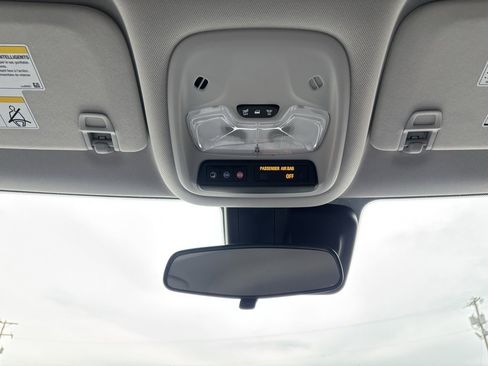 Used 2021 Chevrolet TrailBlazer LT w/ LPO, Blackout Package image 18