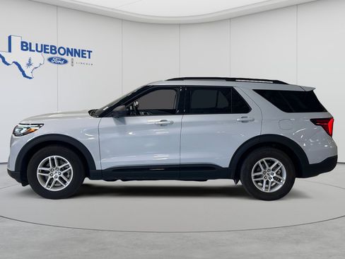 Used 2026 Ford Explorer Active w/ Active Comfort Package RWD image 8