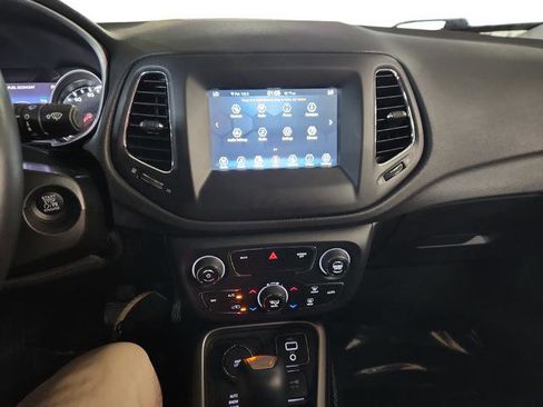 Used 2019 Jeep Compass Latitude w/ Popular Equipment Group AWD/4WD image 14