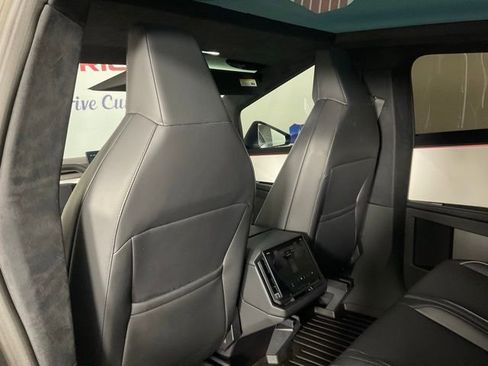 Used 2024 Tesla Cybertruck AWD Crew Cab image 15