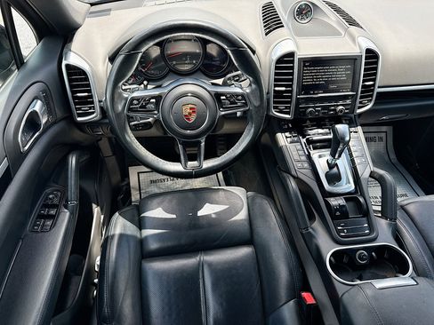 Used 2015 Porsche Cayenne Diesel AWD/4WD image 16