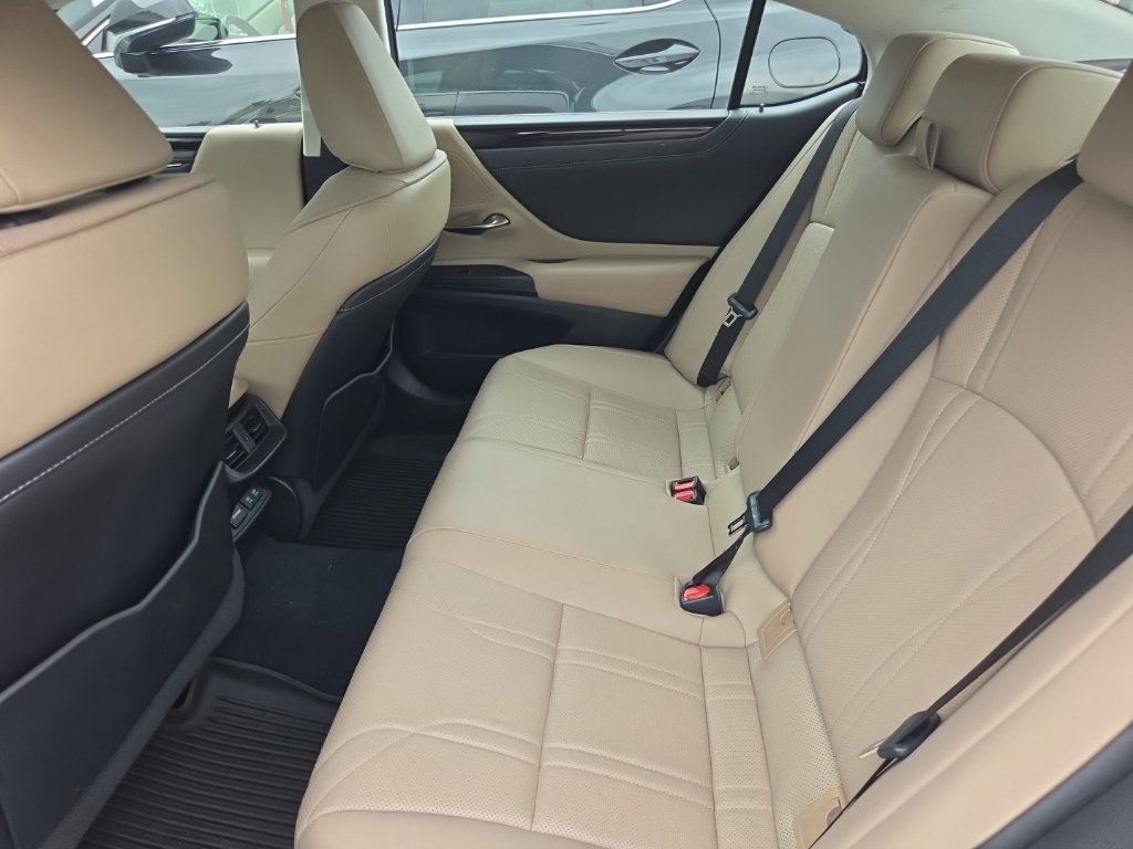 Used 2021 Lexus ES 350 w/ Accessory Package 2 FWD image 7