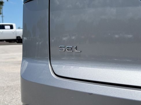Used 2023 Volkswagen Atlas Cross Sport SEL R-Line AWD/4WD image 45