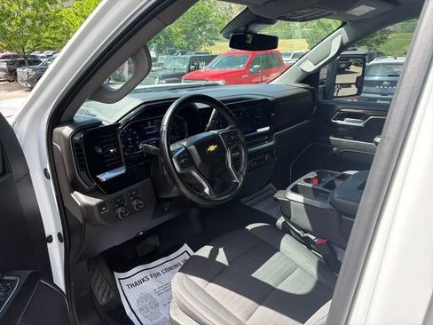 Used 2024 Chevrolet Silverado 3500 LT AWD/4WD image 14