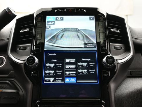 Used 2020 RAM 3500 Laramie w/ Night Edition image 32