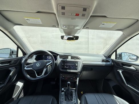 Used 2023 Volkswagen Tiguan SE image 6