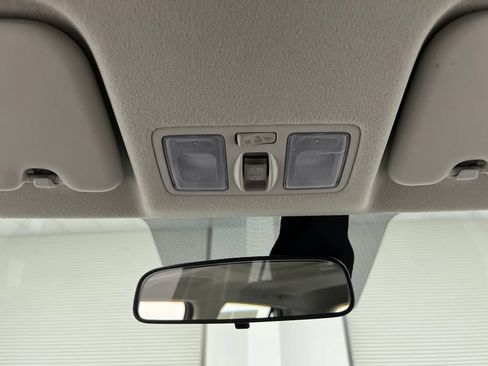 Used 2025 Hyundai Venue SEL FWD image 59