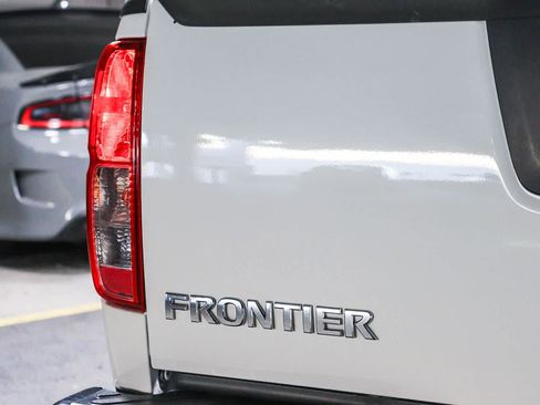 Used 2021 Nissan Frontier SV RWD image 11