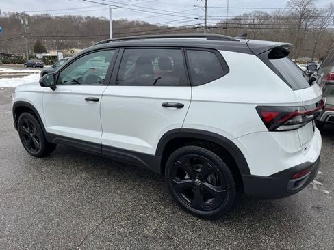 New 2026 Volkswagen Taos SE AWD/4WD image 7