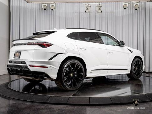 Used 2024 Lamborghini Urus S AWD/4WD image 5