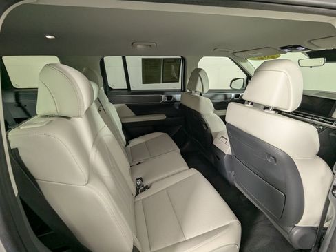 Used 2025 Hyundai Santa Fe SEL image 29