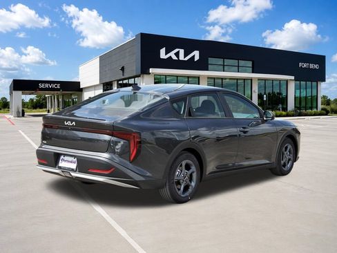 New 2026 Kia K4 FWD image 5