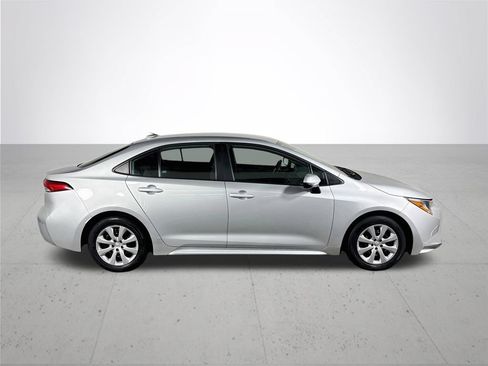 Used 2024 Toyota Corolla LE FWD image 5