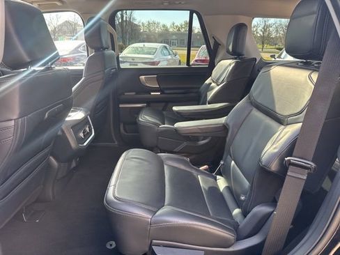 Certified 2025 Ford Expedition Platinum AWD/4WD image 35