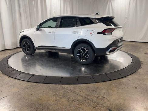 Certified 2025 Kia Sportage LX image 6
