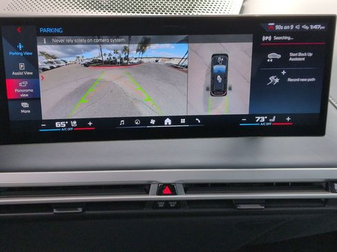 Used 2025 BMW iX M60 image 25