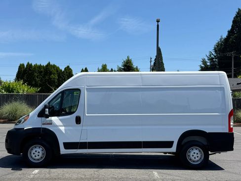 Used 2021 RAM ProMaster 2500 FWD image 2