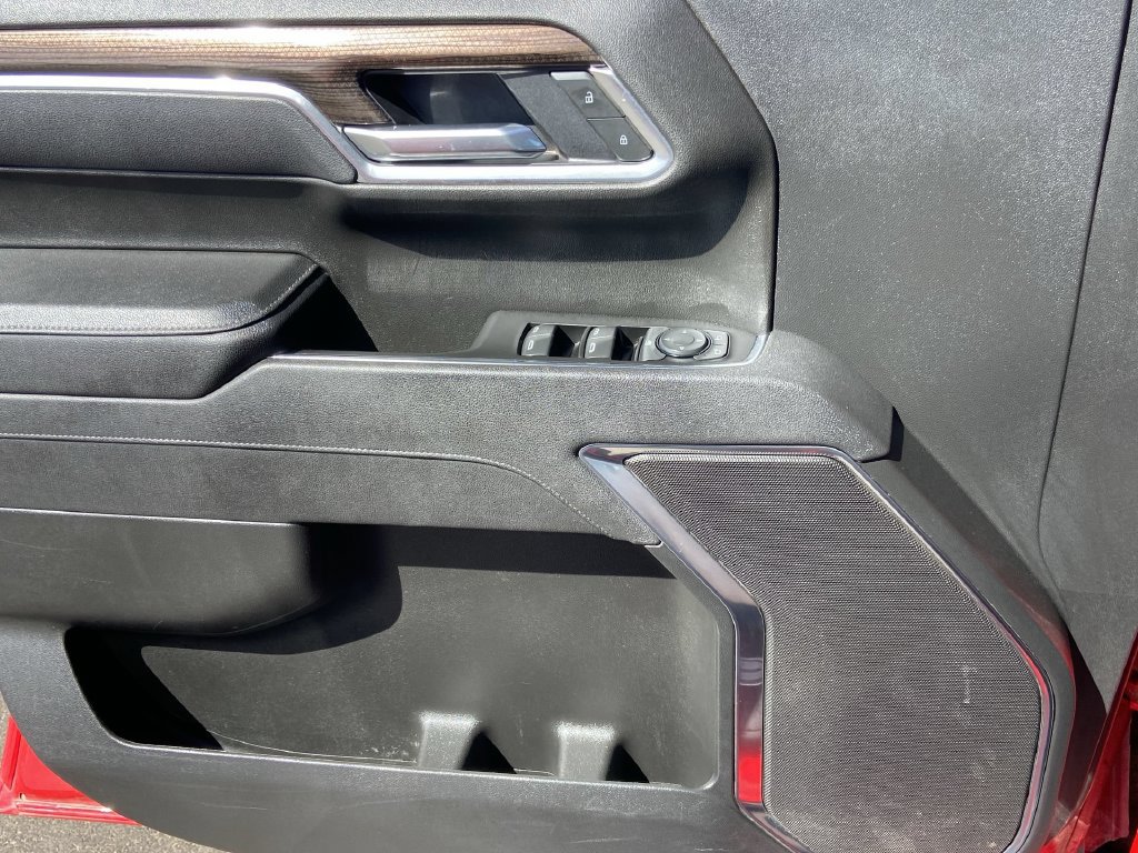 Used 2025 Chevrolet Silverado 1500 LT RWD image 18