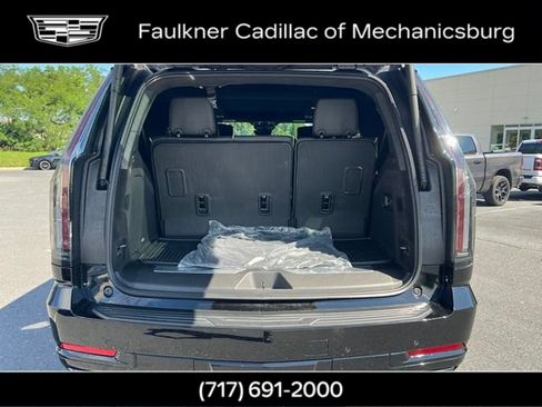 Used 2026 Cadillac Escalade Platinum Sport w/ LPO, ONYX Package AWD/4WD image 14