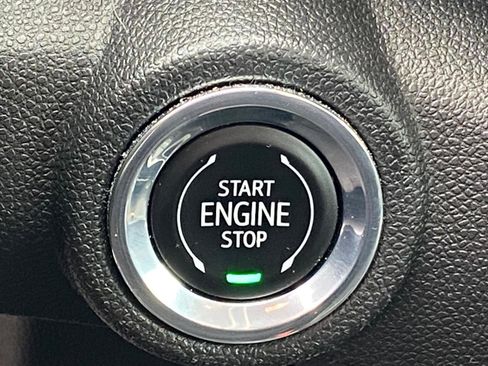 Used 2023 Chevrolet TrailBlazer LT FWD image 21