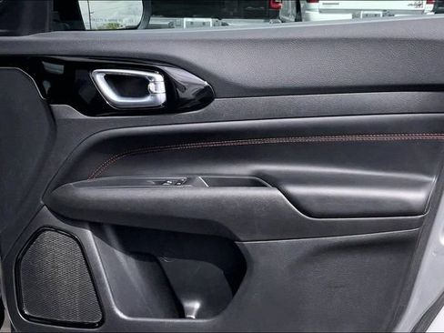 Certified 2023 Jeep Compass Trailhawk AWD/4WD image 19