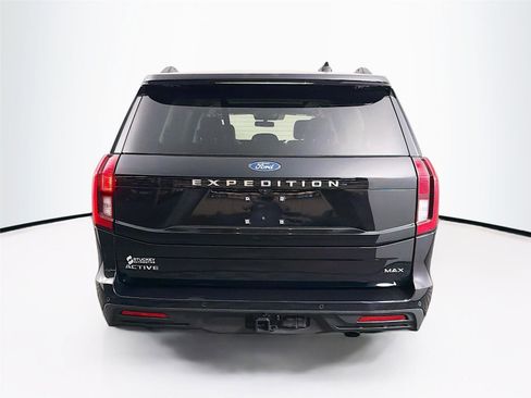 Used 2025 Ford Expedition Max Active AWD/4WD image 6