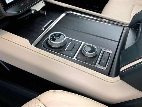 Used 2022 Ford Expedition Platinum image 18