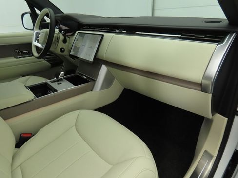 New 2025 Land Rover Range Rover Autobiography image 19