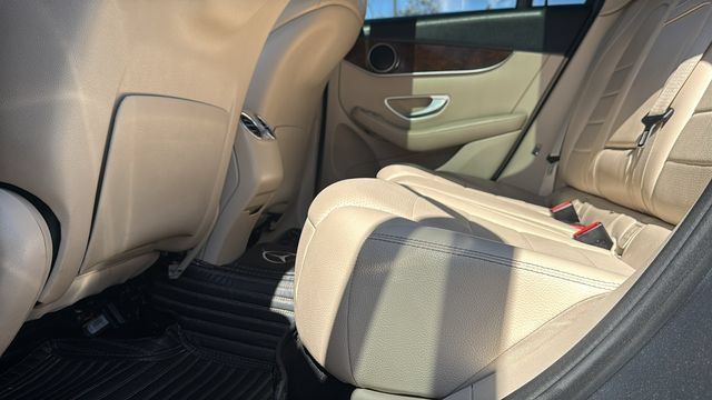 Used 2018 Mercedes-Benz GLC 300 image 27