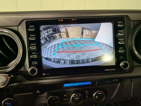 Used 2021 Toyota Tacoma TRD Sport image 19