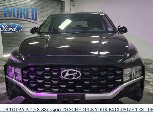 Used 2022 Hyundai Santa Fe SE image 3