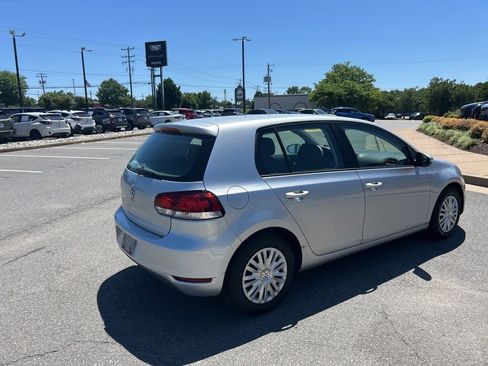 Used 2014 Volkswagen Golf 4-Door FWD image 4