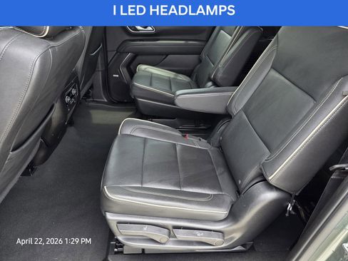 Used 2023 Chevrolet Suburban Premier RWD image 18