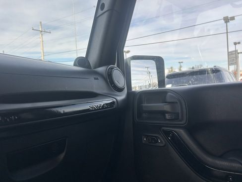 Used 2013 Jeep Wrangler Unlimited Sahara w/ Dual Top Group image 21