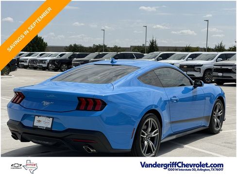 Used 2025 Ford Mustang Coupe RWD image 4