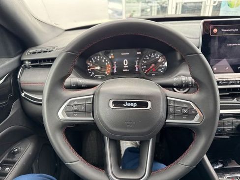 Used 2024 Jeep Compass Trailhawk AWD/4WD image 11