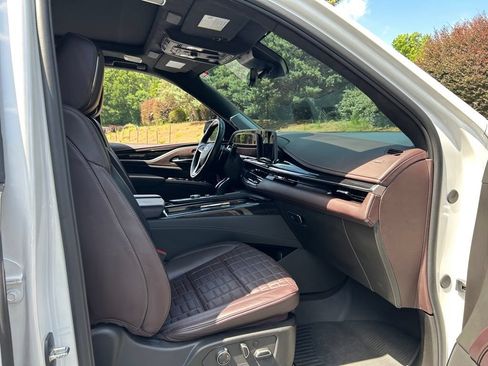 Used 2023 Cadillac Escalade V w/ LPO, ONYX Package AWD/4WD image 42