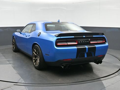 Used 2016 Dodge Challenger SRT Hellcat RWD image 5