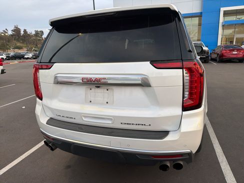 Used 2023 GMC Yukon XL Denali image 17